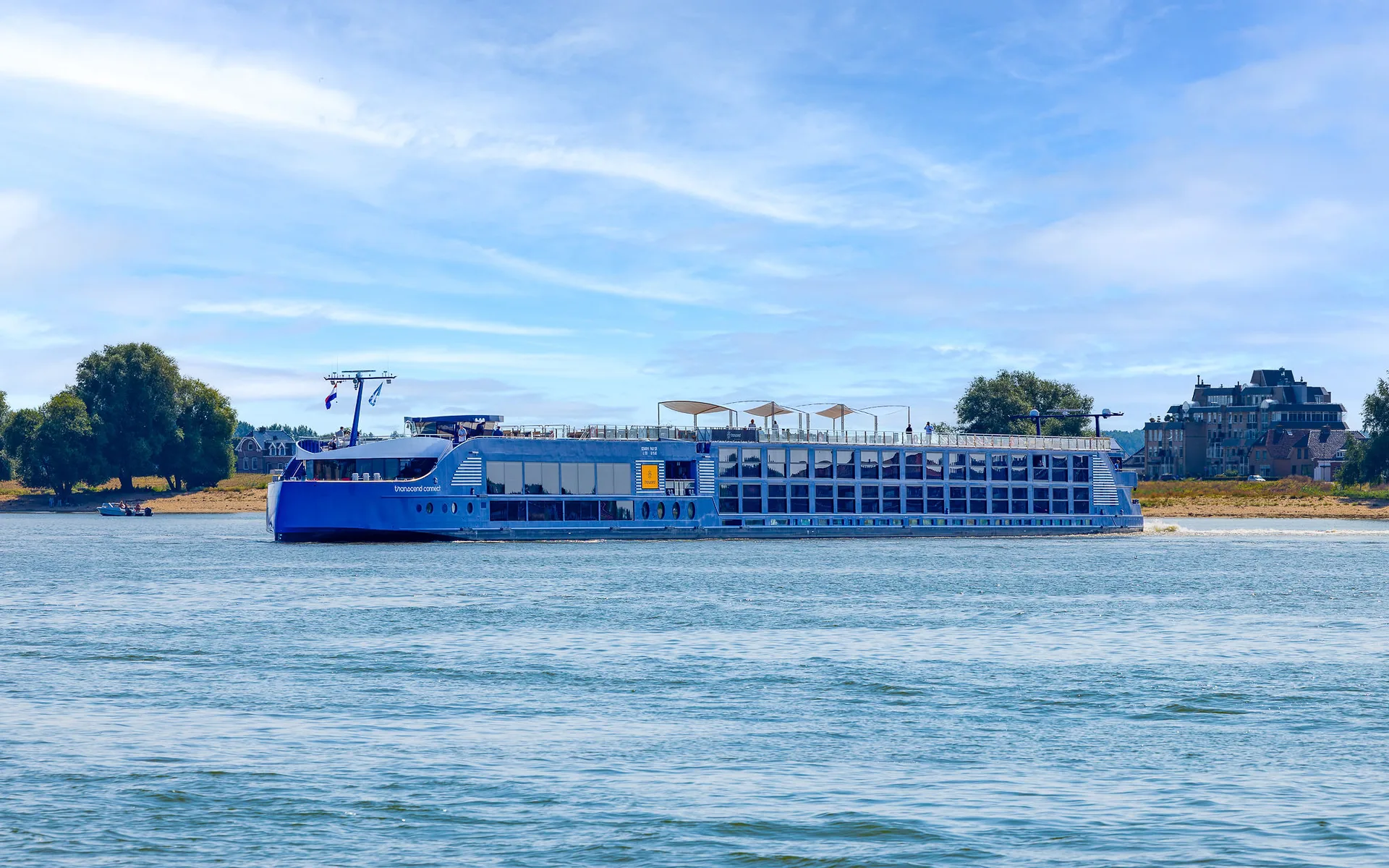 Transcend Connect sailing on the river