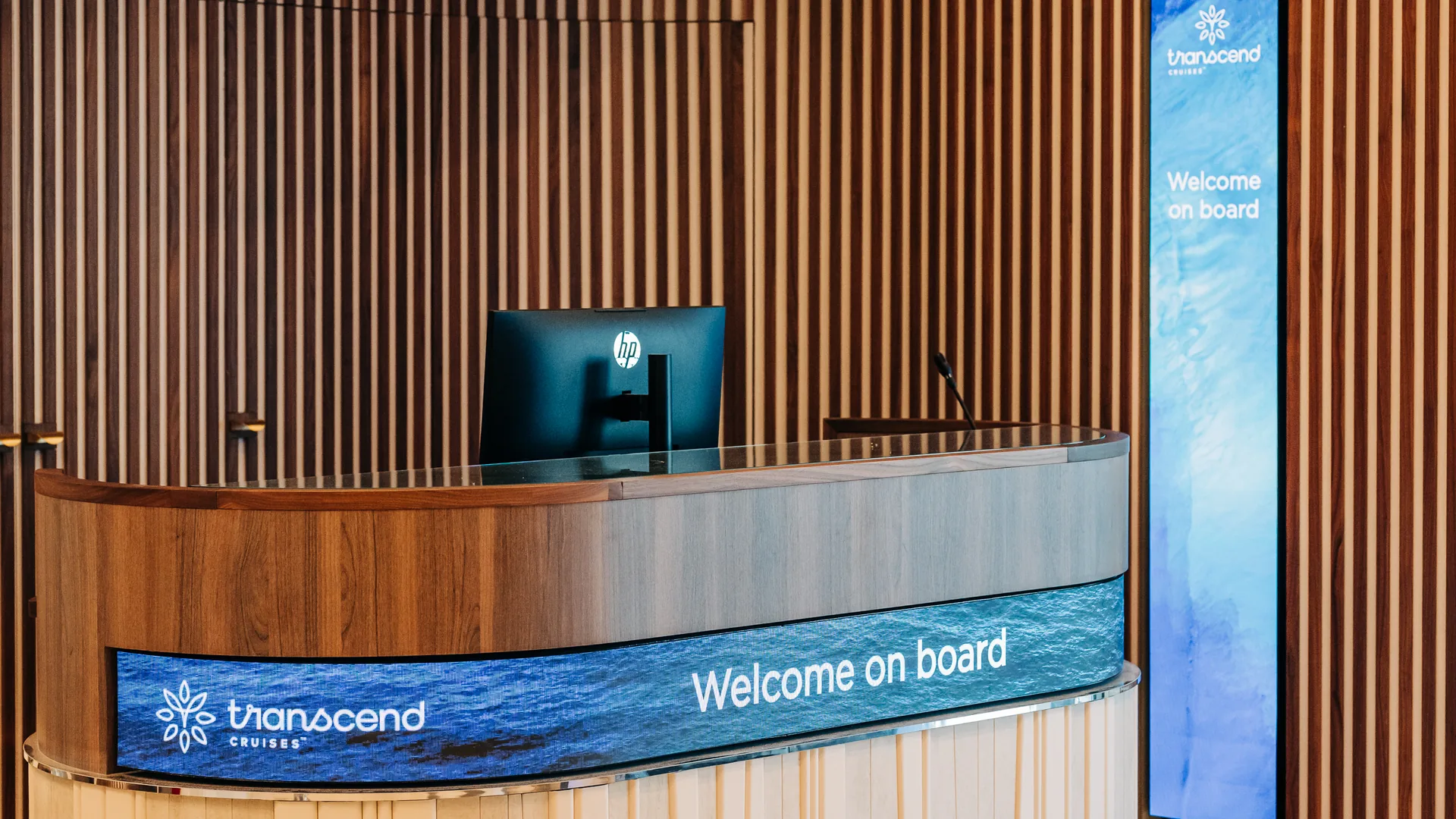 Hall de Transcend Cruises aux couleurs de votre marque